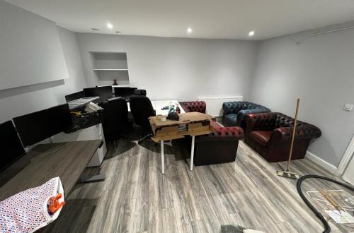 Private Basement Office/Studio Space To Rent in Haslingden – Separate Entrance with private toilet