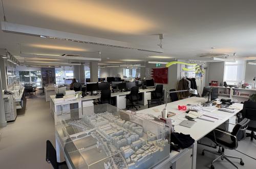 Notting Hill smart desks to rent 2-10 spaces possible, conference room, terrace, close to tube.