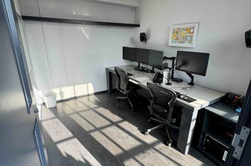 7 perseverance works edit room