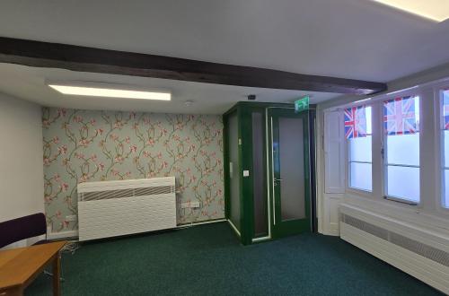 Self contained office space with WC and shared kitchen in the centre of Odiham, Hampshire