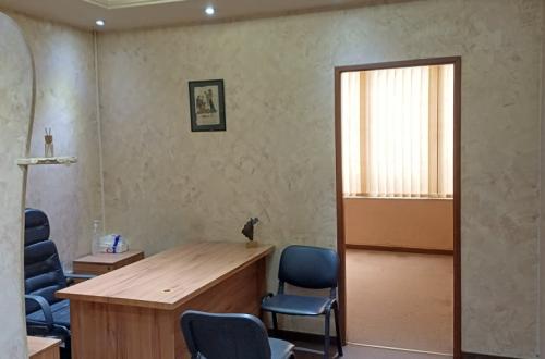 Office 40m2 for Rent in Queen's Plaza Center (Bauchrieh)
