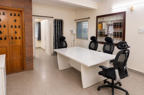 Shared Offices for Professionals, Startups
