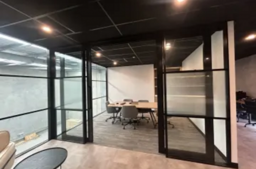 Flexible Desk & Team Workspace for up to 15 in a Modern, Fully-Equipped Office
