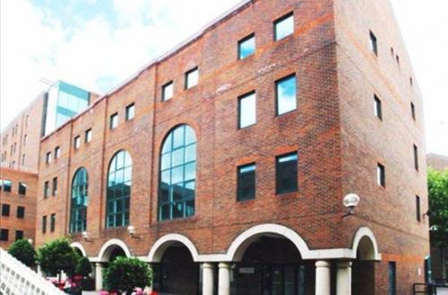 Your Own Desk in a Private Office – Canary Wharf Area
