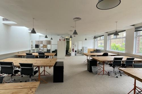 Light and bright furnished office to rent in Bethnal Green, London