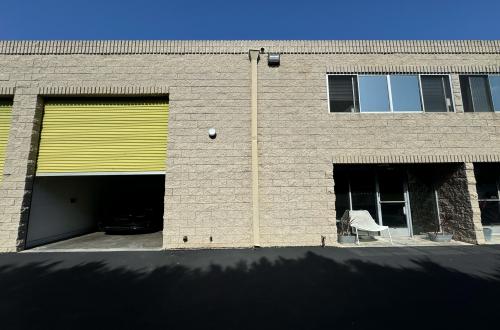 OFFICE / SHOWCASE SPACE FOR RENT – 200 sq ft Creative Front Room (Costa Mesa / Newport Border)