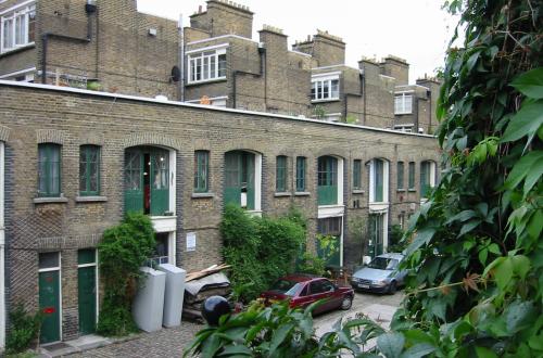 Desk Spaces in Victorian Courtyard Studio near Elephant and Castle