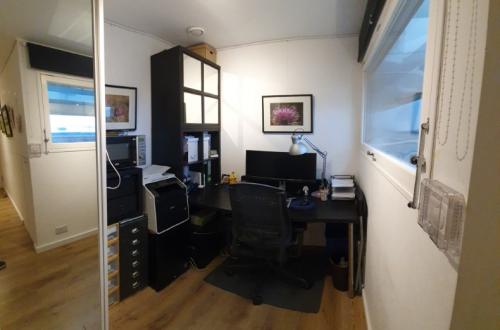 Private locked 1-2 person office with shared bathroom close to Earls Court / West Brompton