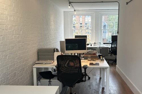desk-min