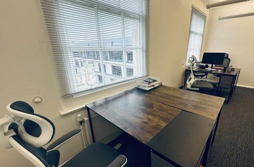 Desks Available in Prime Regent Street – Linen Hall | £450/Month All-In