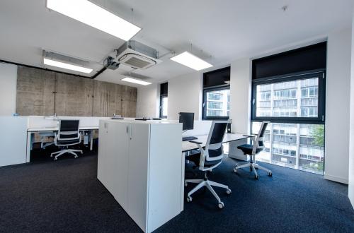 Bright desk space in the up and coming South London destination of Elephant & Castle